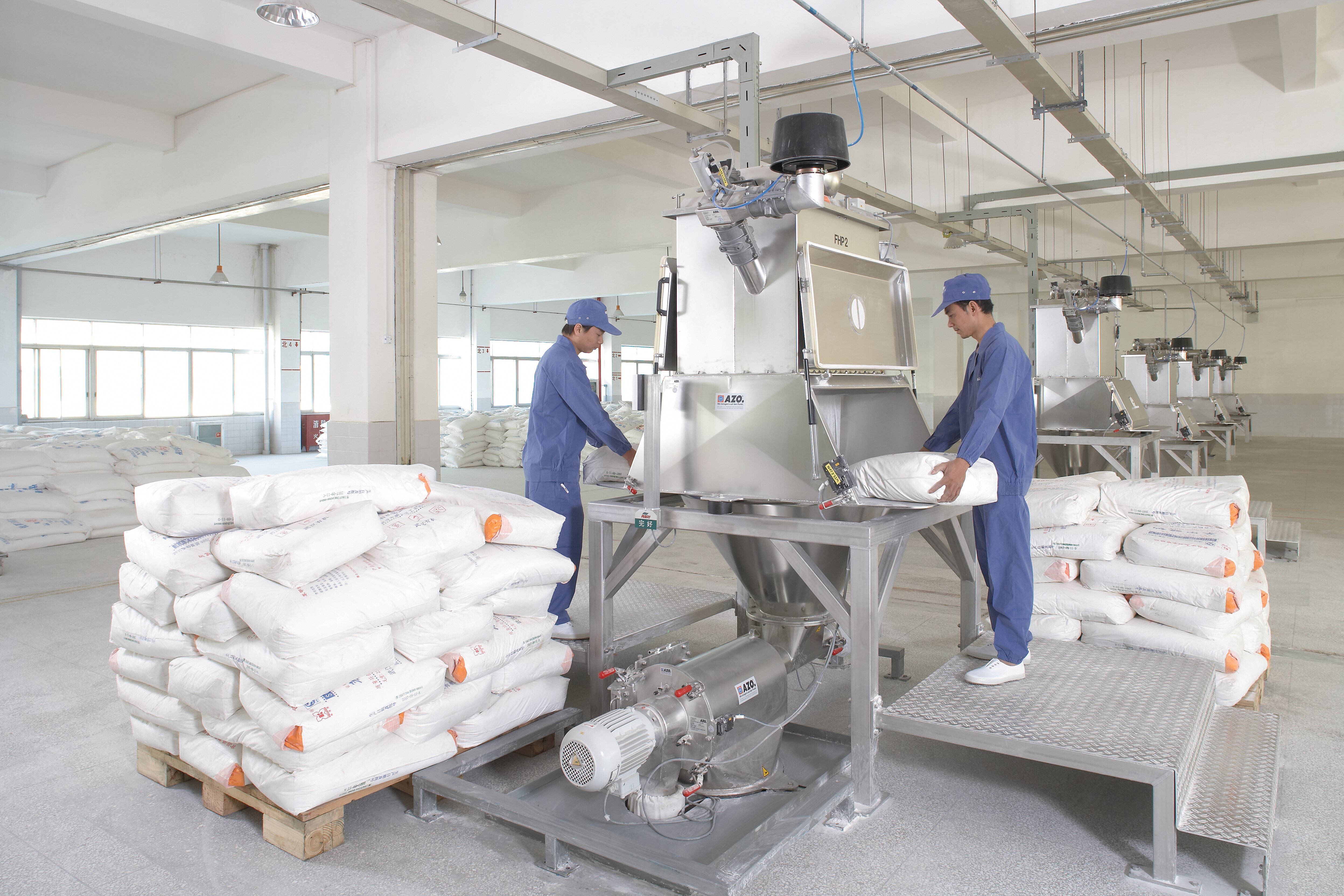 Advanced Feeding Systems: Sacks, Big Bags & Containers