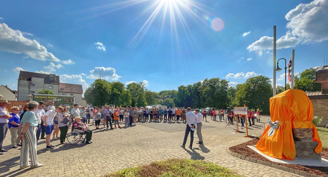 Numerous visitors gathered at the Adolf Zimmermann Square